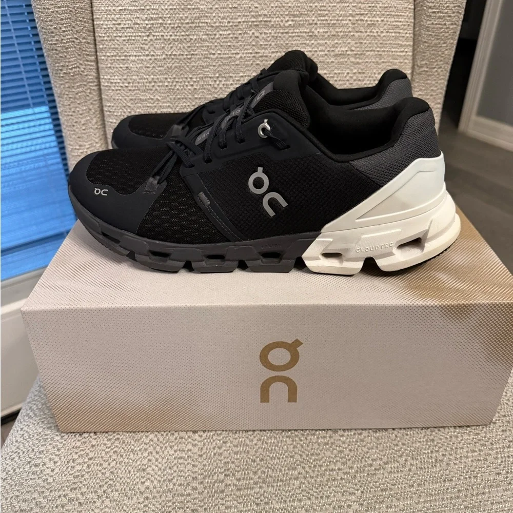 On Running Men's Black Cloudrunner Sneakers